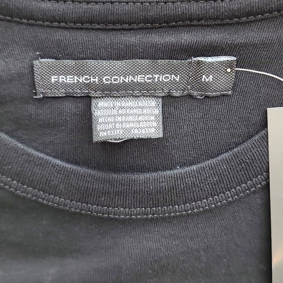FRENCH CONNECTION TEE SHIRT BLACK COLOR, SOFT COTTON, SIZE MEDIUM (M) - Picture 2 of 8